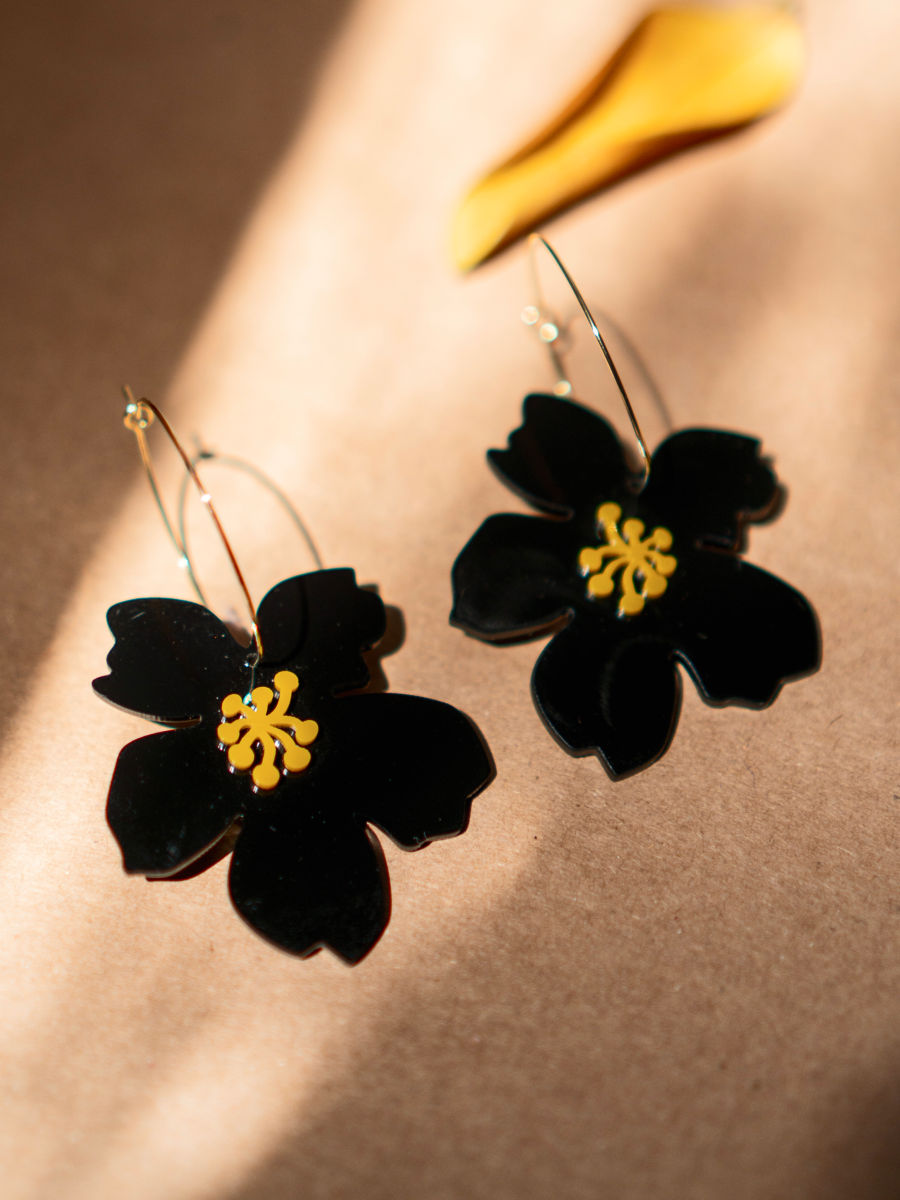 Amaryllis Flower Earring