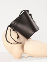 Nós Black Bucket Bag